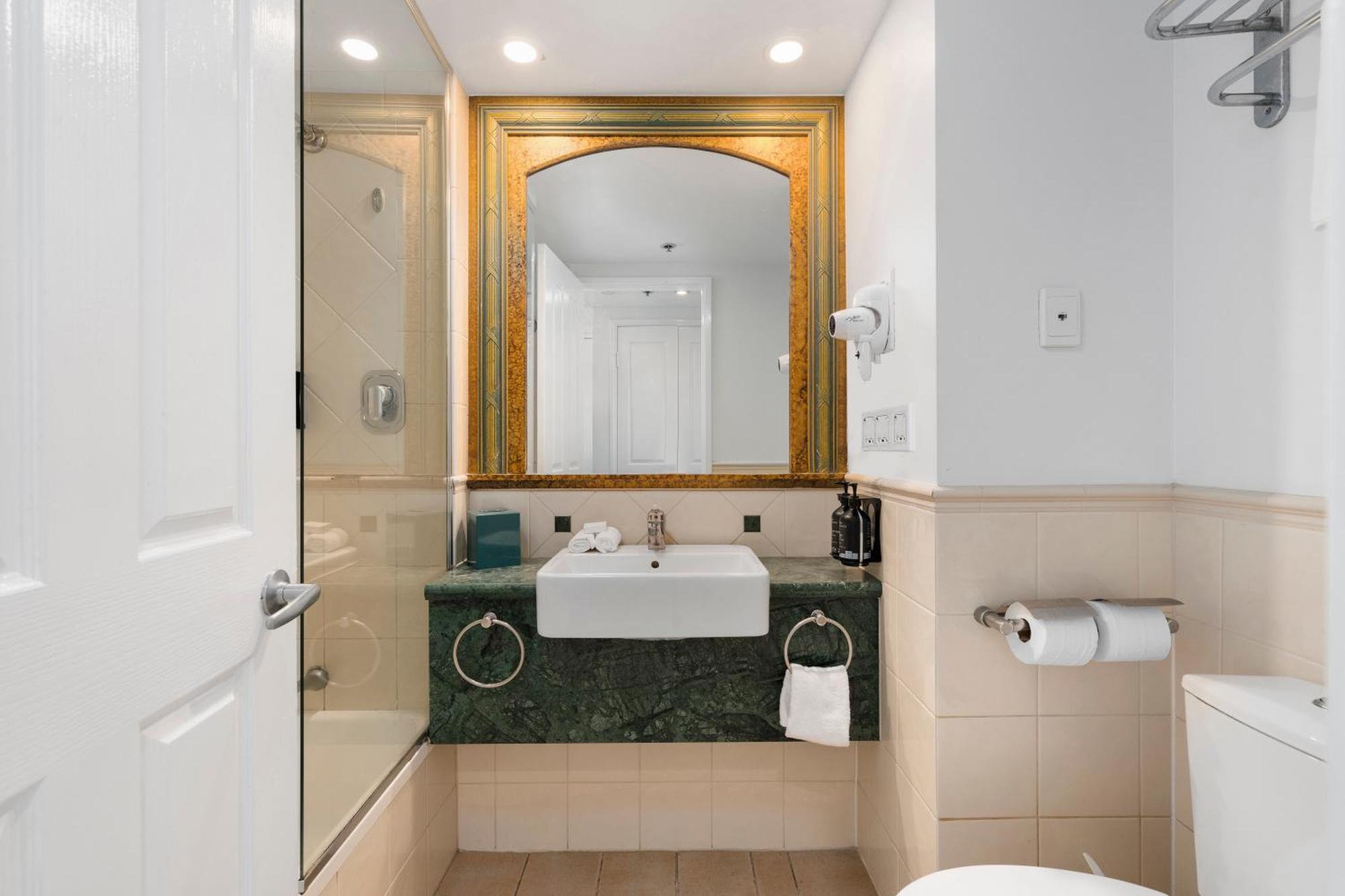 Legends Apartments - Qstay Gold Coast Dış mekan fotoğraf