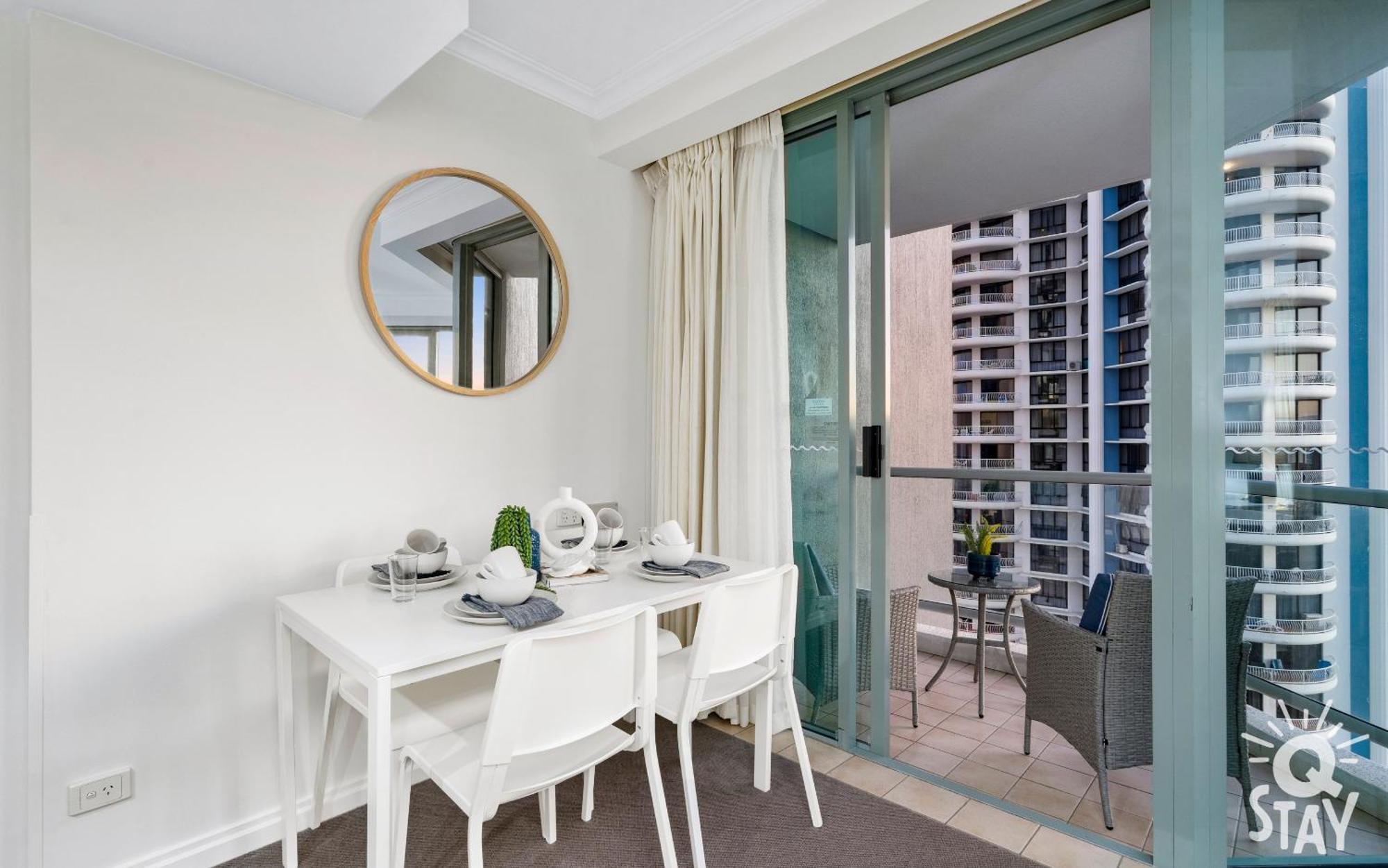 Legends Apartments - Qstay Gold Coast Dış mekan fotoğraf