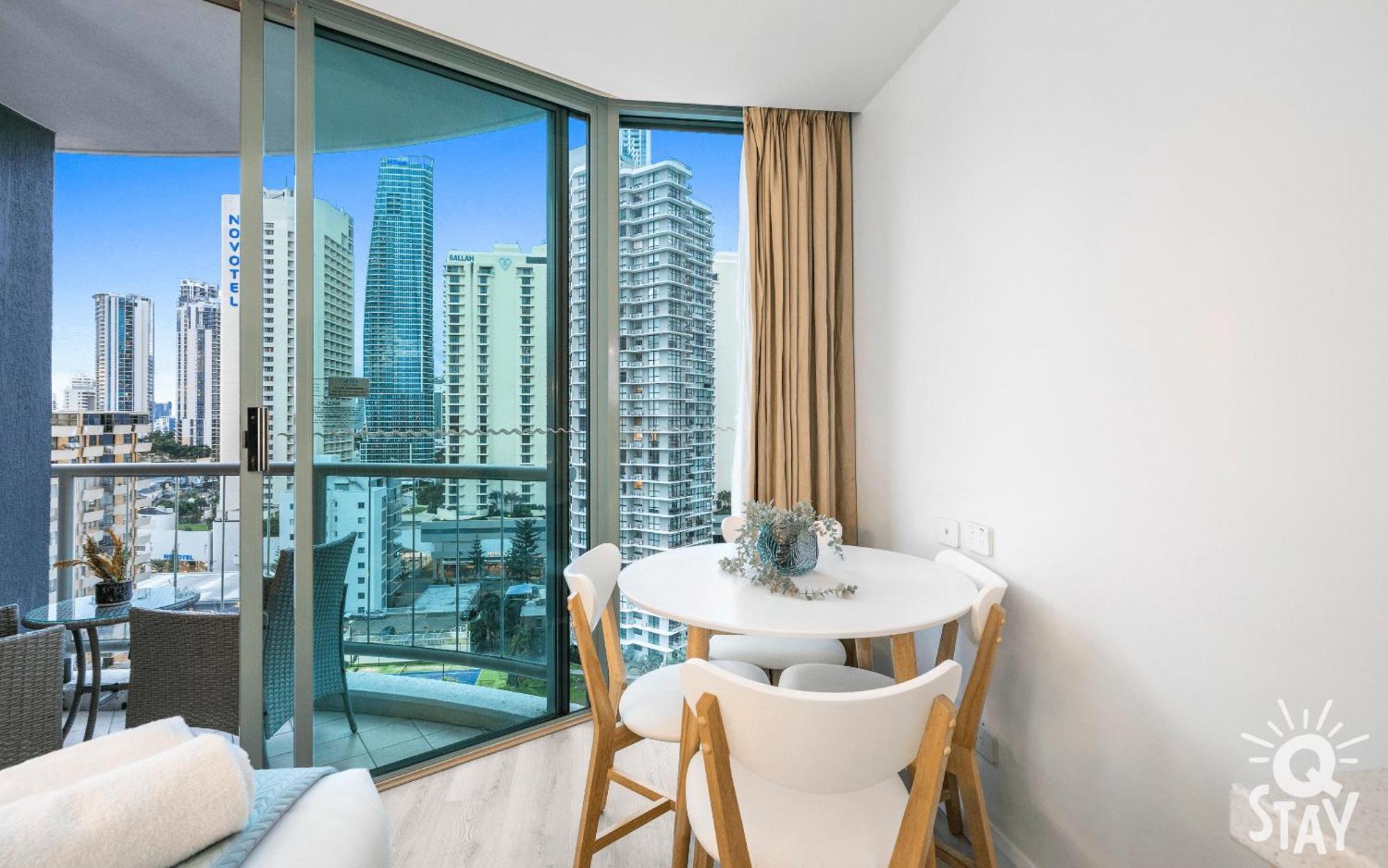Legends Apartments - Qstay Gold Coast Dış mekan fotoğraf